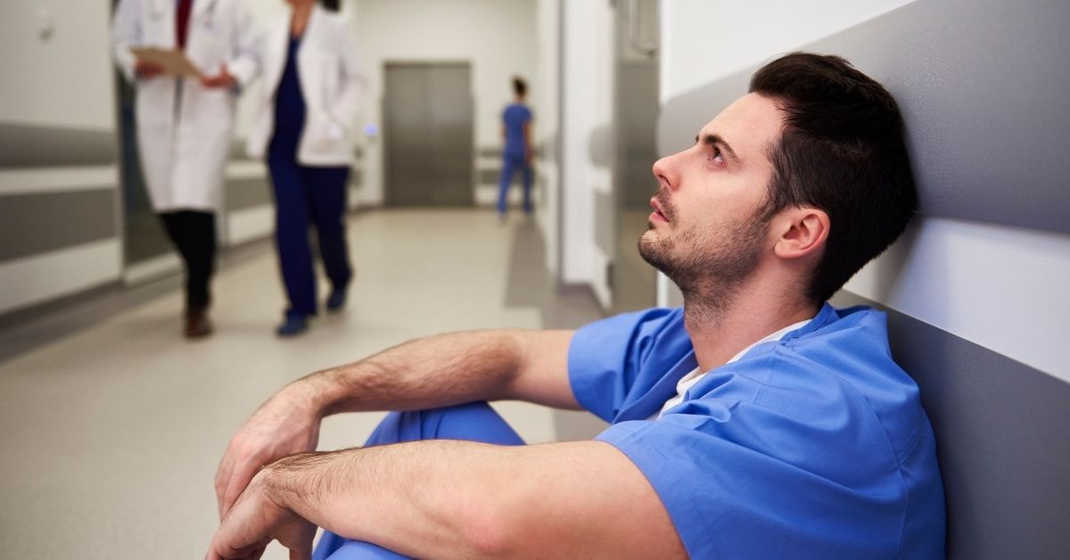 How Nurses Cope with the Death of a Patient: 7 Ways to Do it